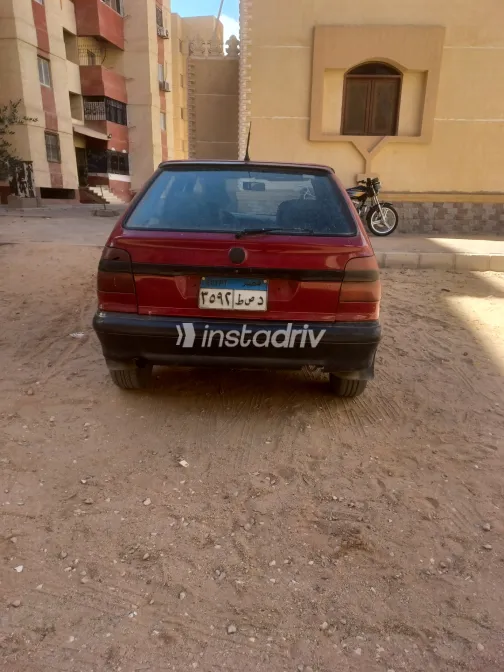 سكودا فيليشيا 1997 أبيض مستعملة للبيع - 1