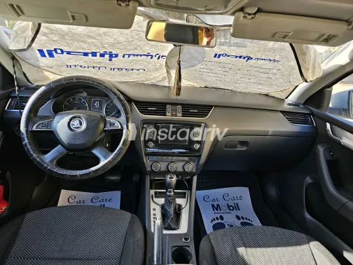 سكودا اوكتافيا A7 2015 أبيض مستعملة للبيع - 9