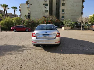 سكودا اوكتافيا A7 2015 أبيض مستعملة للبيع