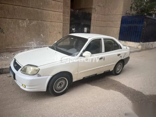 هيونداي فيرنا 2011 أبيض مستعملة للبيع - 2