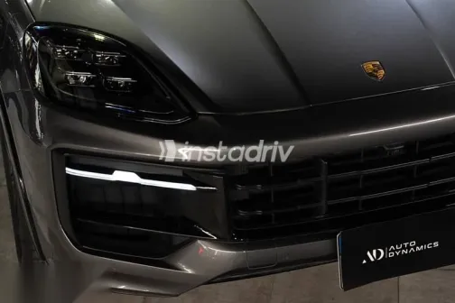Porsche Cayenne 2024 Silver Used for Sale - 3