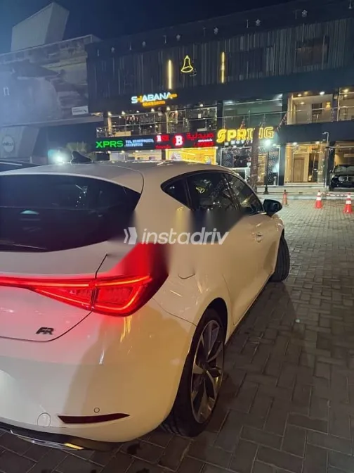 سيات ليون 2021 أبيض مستعملة للبيع - 1