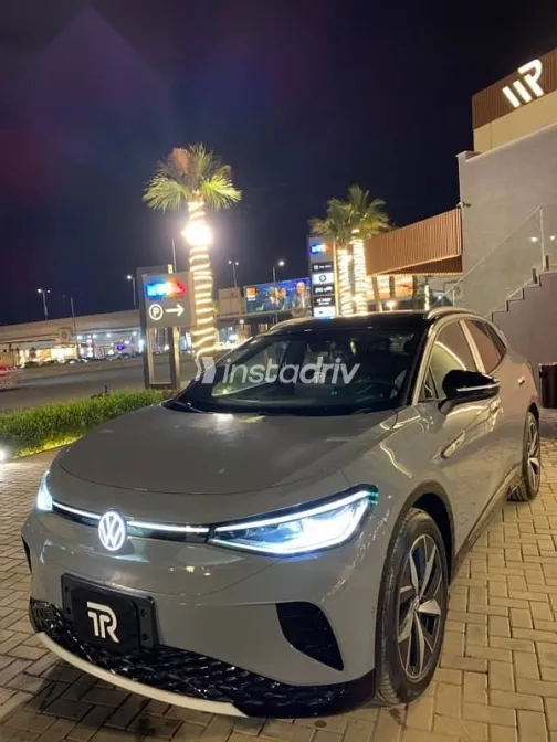 فولكس فاغن اي دي 4 2024 رمادي جديدة للبيع - 3