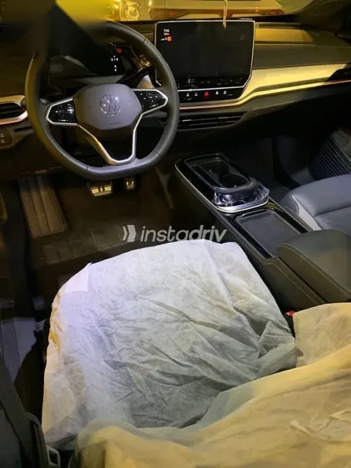 فولكس فاغن اي دي 4 2024 رمادي جديدة للبيع - 4