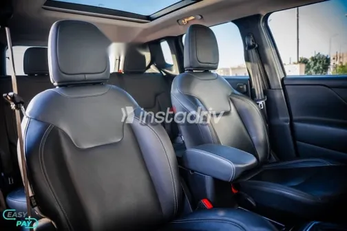 جيب رينيجيد 2023 فضي مستعملة للبيع - 9