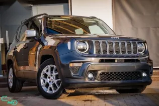 جيب رينيجيد 2023 فضي مستعملة للبيع