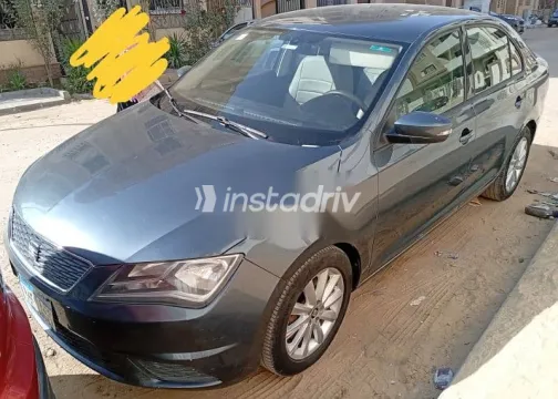 سيات توليدو 2019 رمادي مستعملة للبيع - 1