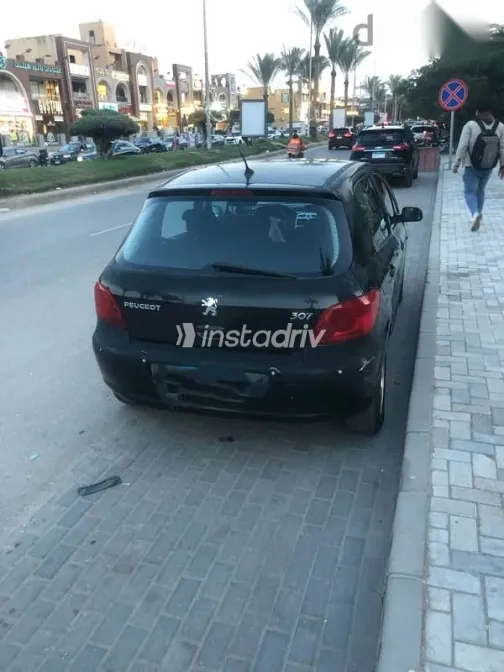 بيجو 307 2007 أسود مستعملة للبيع - 3