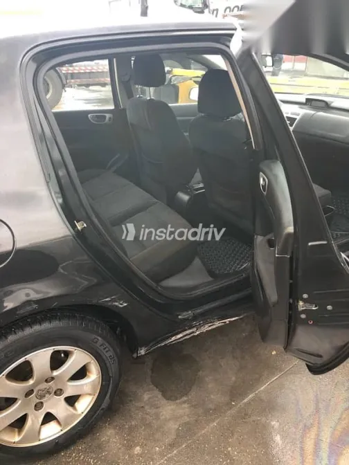 بيجو 307 2007 أسود مستعملة للبيع - 8