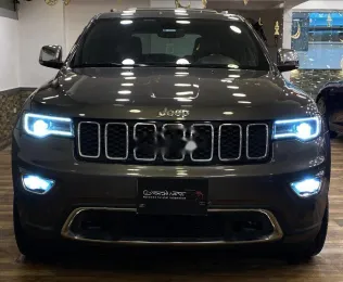 جيب جراند شيروكي 2021 رمادي مستعملة للبيع