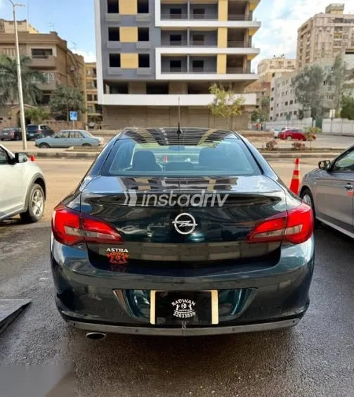 اوبل أسترا 2019 أخضر مستعملة للبيع - 3