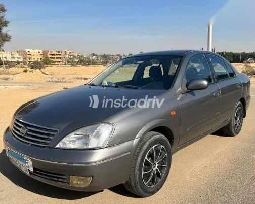 نيسان صنى 2012 رمادي مستعملة للبيع - 6