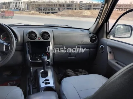 جيب ليبيرتى 2007 رمادي مستعملة للبيع - 4