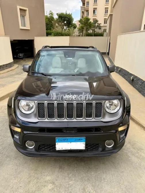 جيب رينيجيد 2022 أسود مستعملة للبيع - 3
