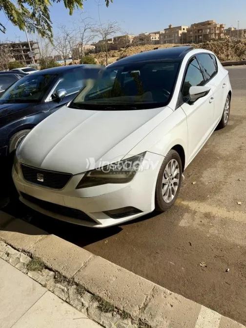 سيات ليون 2014 أبيض مستعملة للبيع - 3