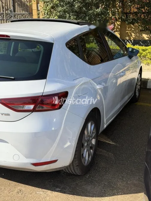 سيات ليون 2014 أبيض مستعملة للبيع - 4