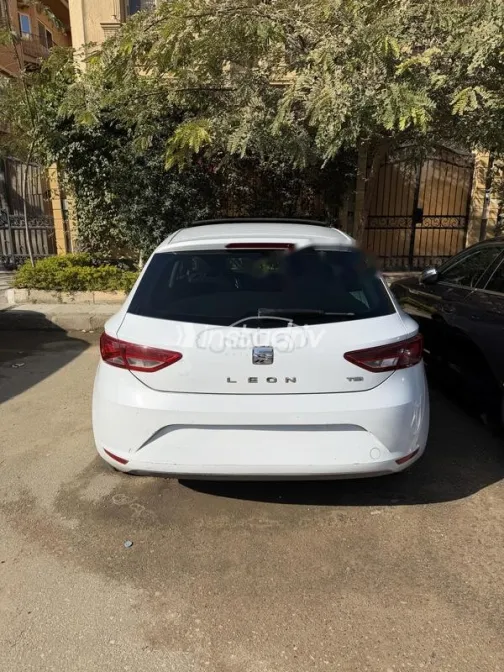 سيات ليون 2014 أبيض مستعملة للبيع - 5
