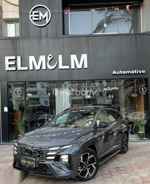 هيونداي توسان 2025 أزرق غامق مستعملة للبيع - 2