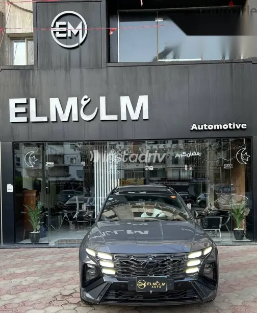 هيونداي توسان 2025 أزرق غامق مستعملة للبيع - 3