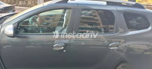رينو داستر 2021 رمادي مستعملة للبيع - 4