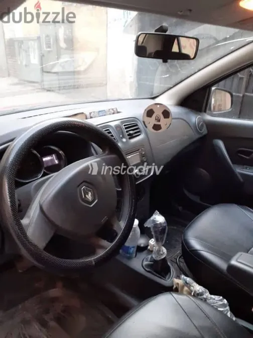 Renault Logan 2016 Red Used for Sale - 3