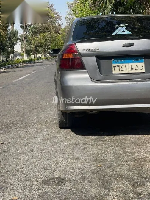 شيفروليه افيو 2009 فضي مستعملة للبيع - 2