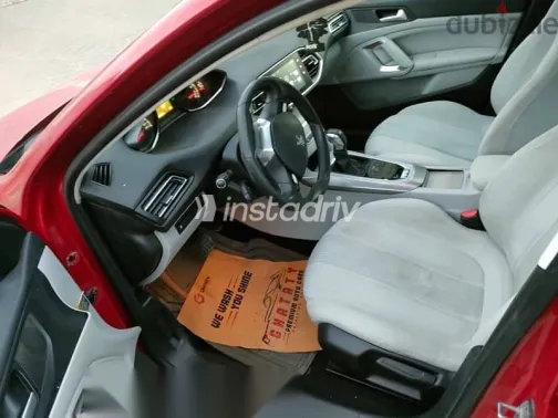Peugeot 308 2015 Red Used for Sale - 3