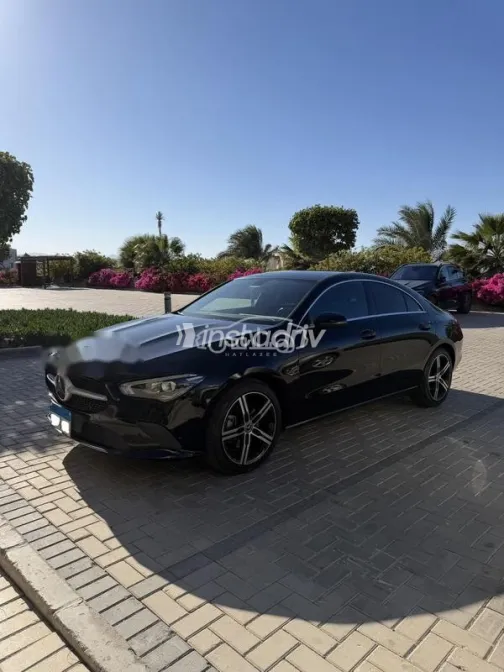 مرسيدس CLA 200 2022 أسود مستعملة للبيع - 1
