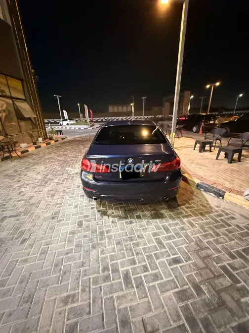 بي ام دبليو 520 2019 أبيض مستعملة للبيع - 1