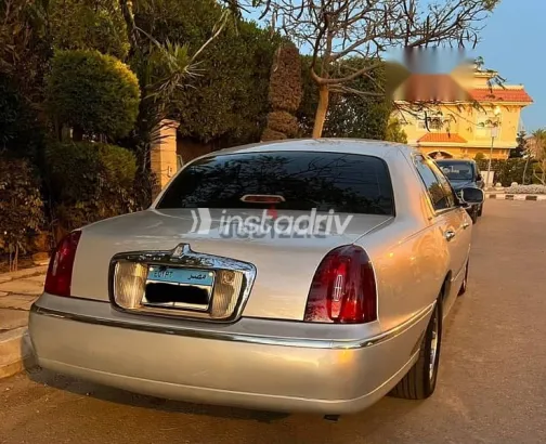 لينكولن تون 2002 فضي مستعملة للبيع - 3