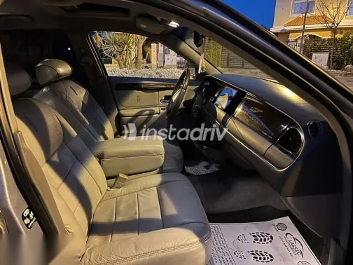 لينكولن تون 2002 فضي مستعملة للبيع - 9