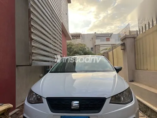 سيات ابيزا 2019 أبيض مستعملة للبيع - 2