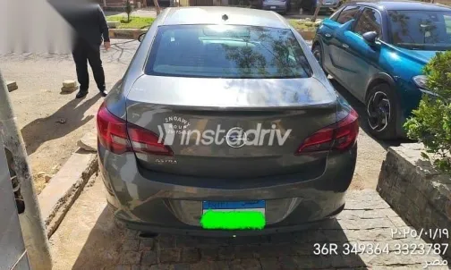 اوبل أسترا 2020 رمادي مستعملة للبيع - 2