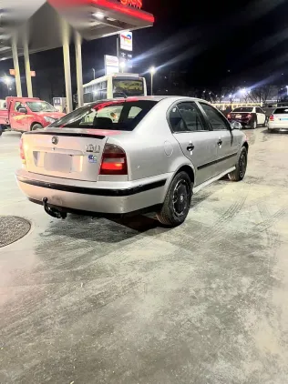 سكودا اوكتافيا 1998 فضي مستعملة للبيع