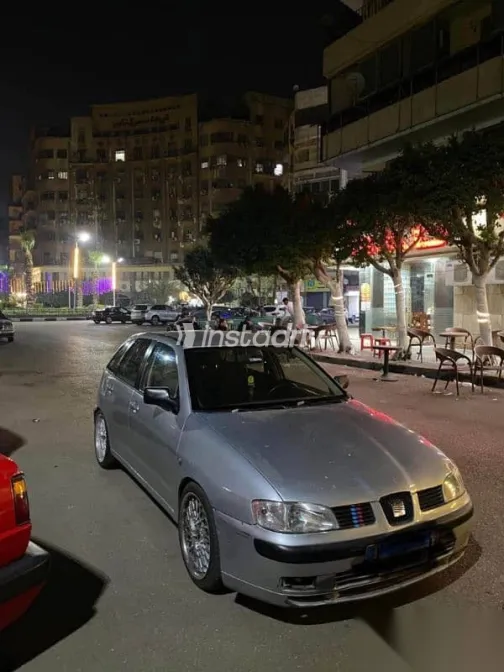 سيات ابيزا 2001 فضي مستعملة للبيع - 2