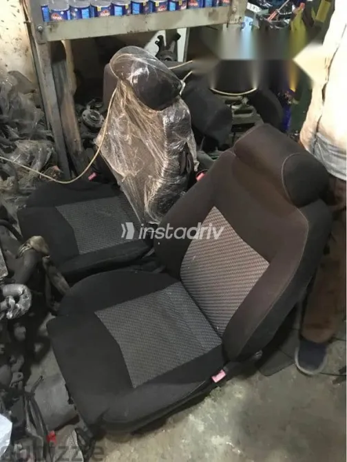 سيات ابيزا 2001 فضي مستعملة للبيع - 5