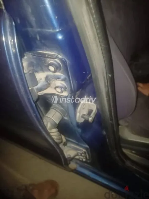 فيات سينا 2001 أزرق غامق مستعملة للبيع - 6