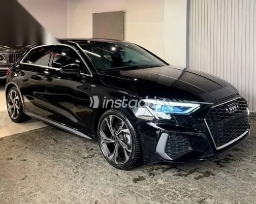 اودي A3 2022 أسود مستعملة للبيع - 2