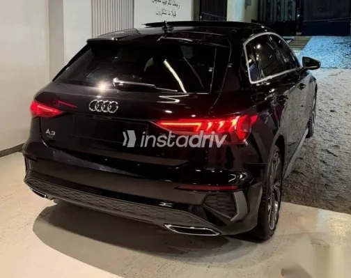 اودي A3 2022 أسود مستعملة للبيع - 3