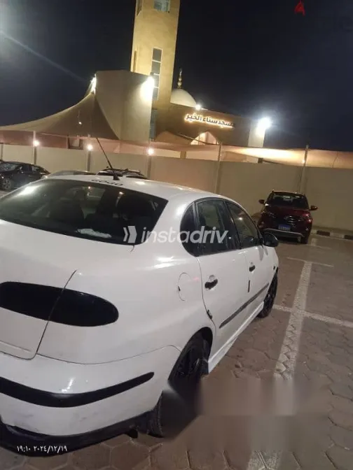 سيات كوردوبا 2009 أبيض مستعملة للبيع - 3