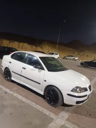 سيات كوردوبا 2009 أبيض مستعملة للبيع