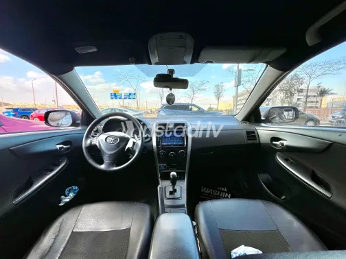 تويوتا كورولا 2008 أبيض مستعملة للبيع - 1