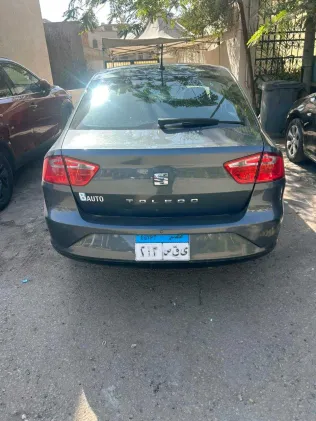 سيات توليدو 2016 أبيض مستعملة للبيع