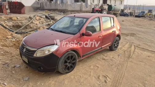 Renault Sandero 2013 Red Used for Sale - 1
