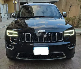 جيب جراند شيروكي 2022 أسود مستعملة للبيع