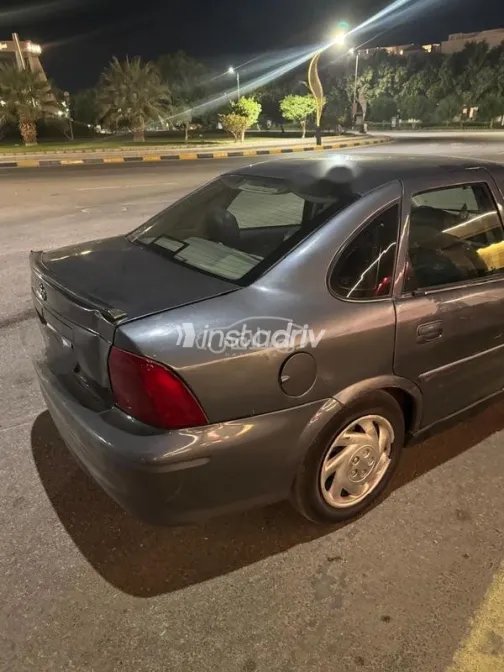 اوبل فيكترا 2002 رمادي مستعملة للبيع - 2