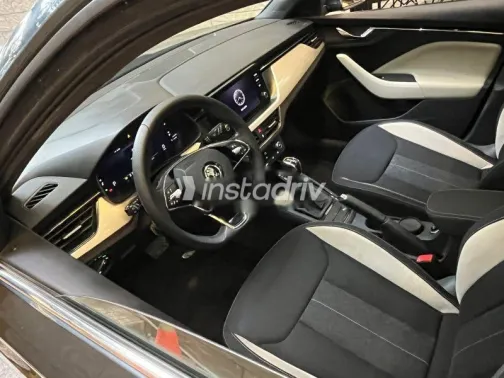 سكودا كاميك 2022 أسود مستعملة للبيع - 5