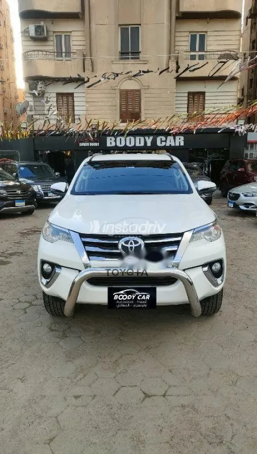 تويوتا فورتشنر 2021 أبيض مستعملة للبيع - 1