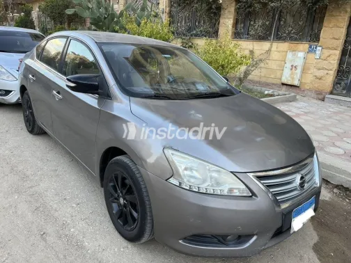 نيسان سنترا 2020 أبيض مستعملة للبيع - 4