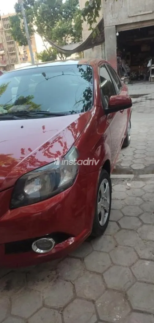 شيفروليه افيو 2015 أحمر غامق مستعملة للبيع - 4